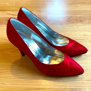 Impo Ruby Red Heels 👠